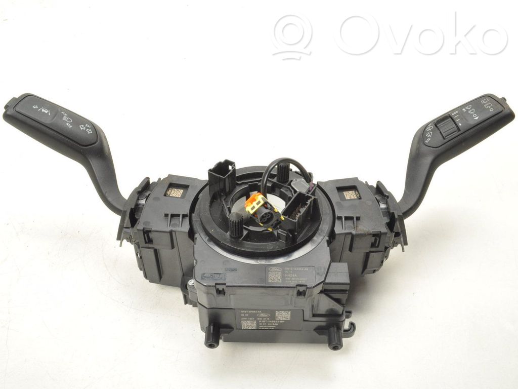 Ford Puma Un conjunto de interruptores 