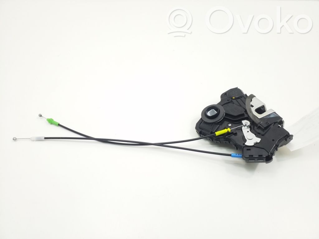 Toyota Auris E180 Front door lock 
