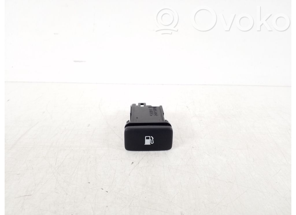 Lexus RX 330 - 350 - 400H Fuel tank opening switch 