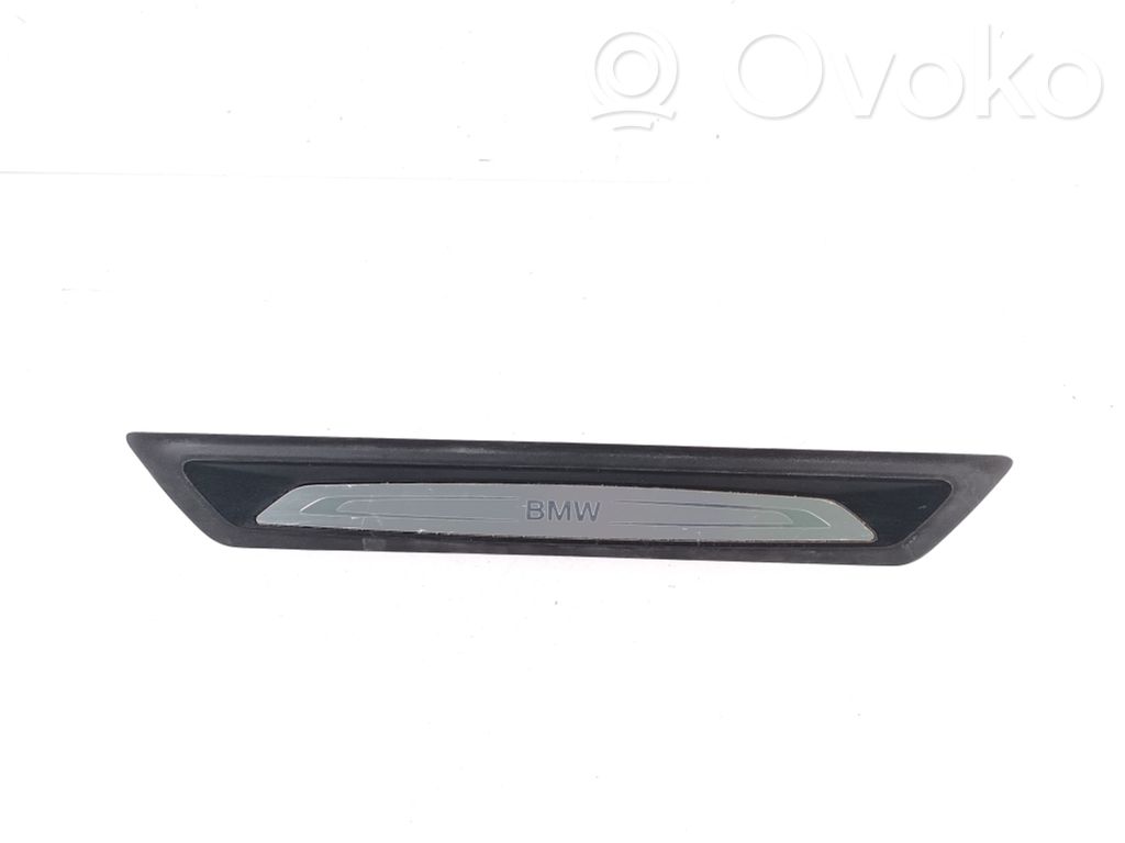 BMW 2 F46 Moldura protectora del borde delantero 