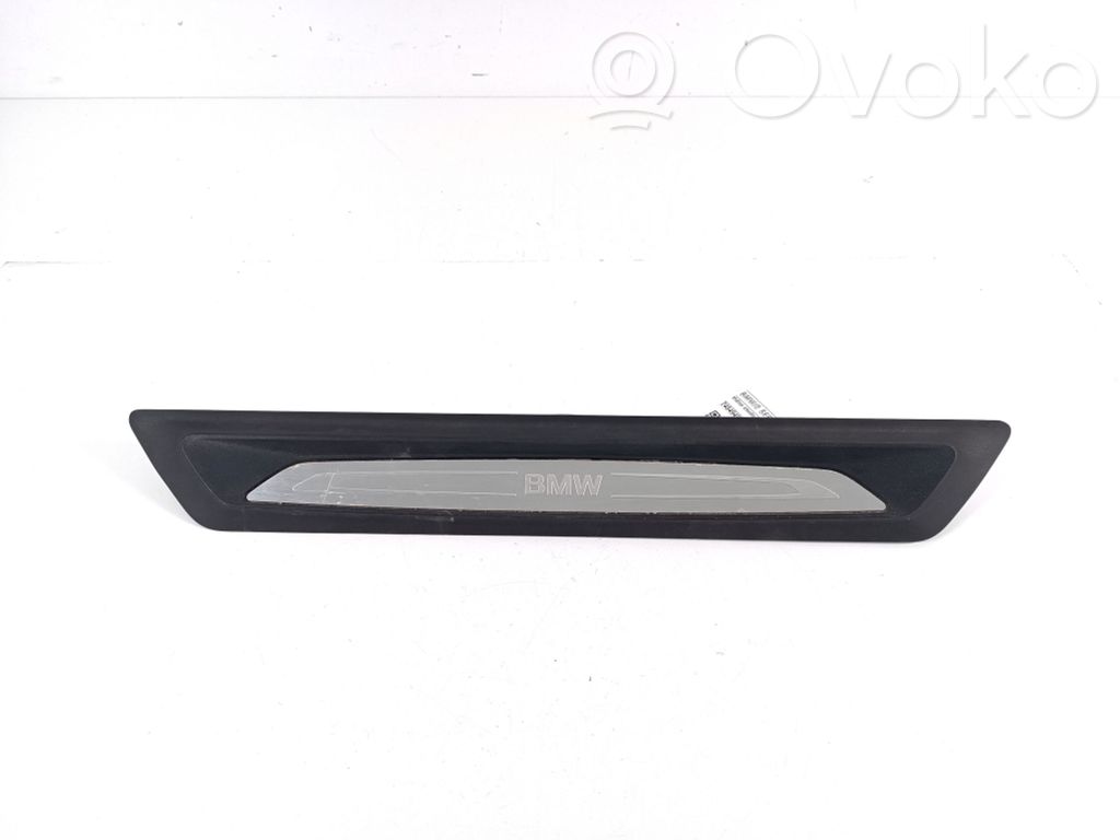 BMW 2 F46 Moldura protectora del borde delantero 