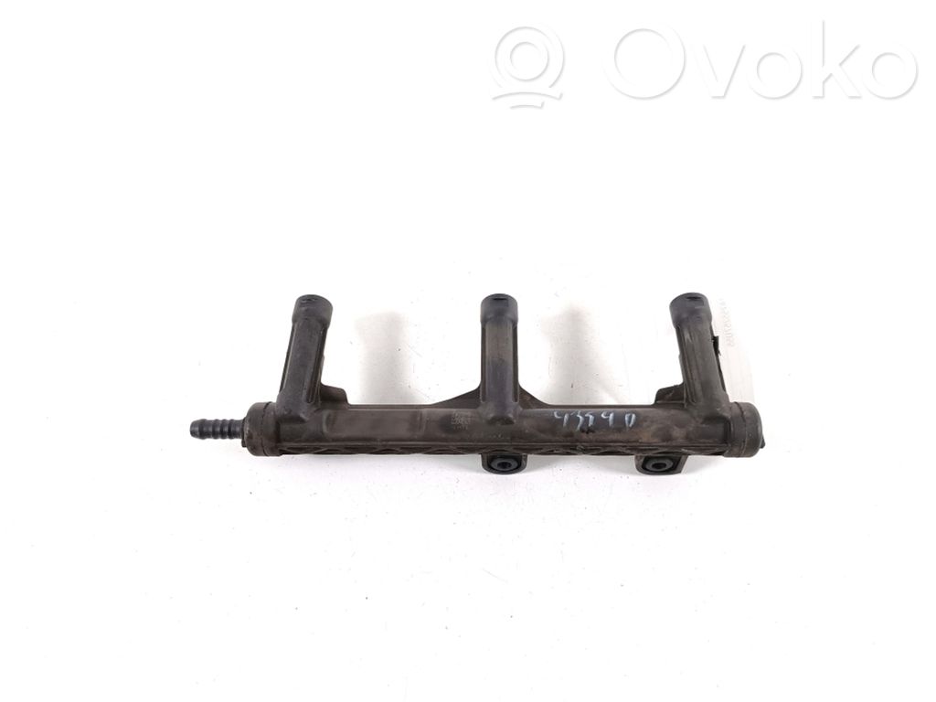 Audi A7 S7 4G Listwa wtryskowa 