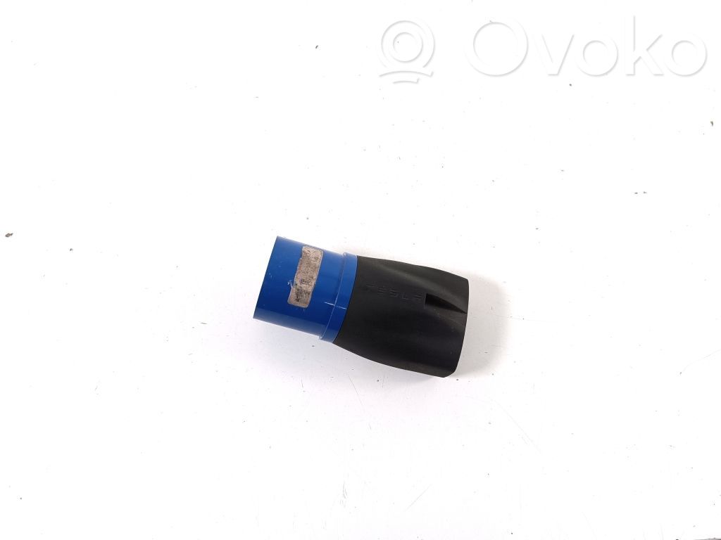 Tesla Model S Wireless charging module 