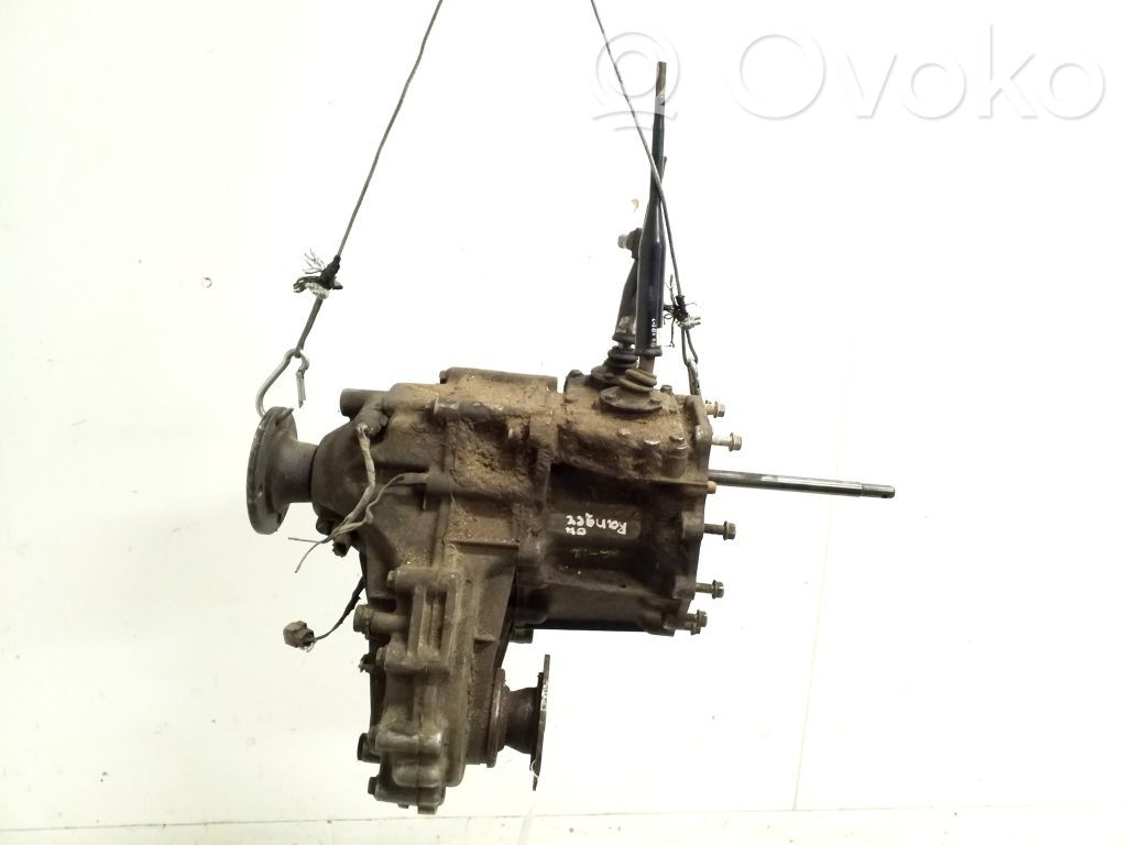 Gearbox transfer box case