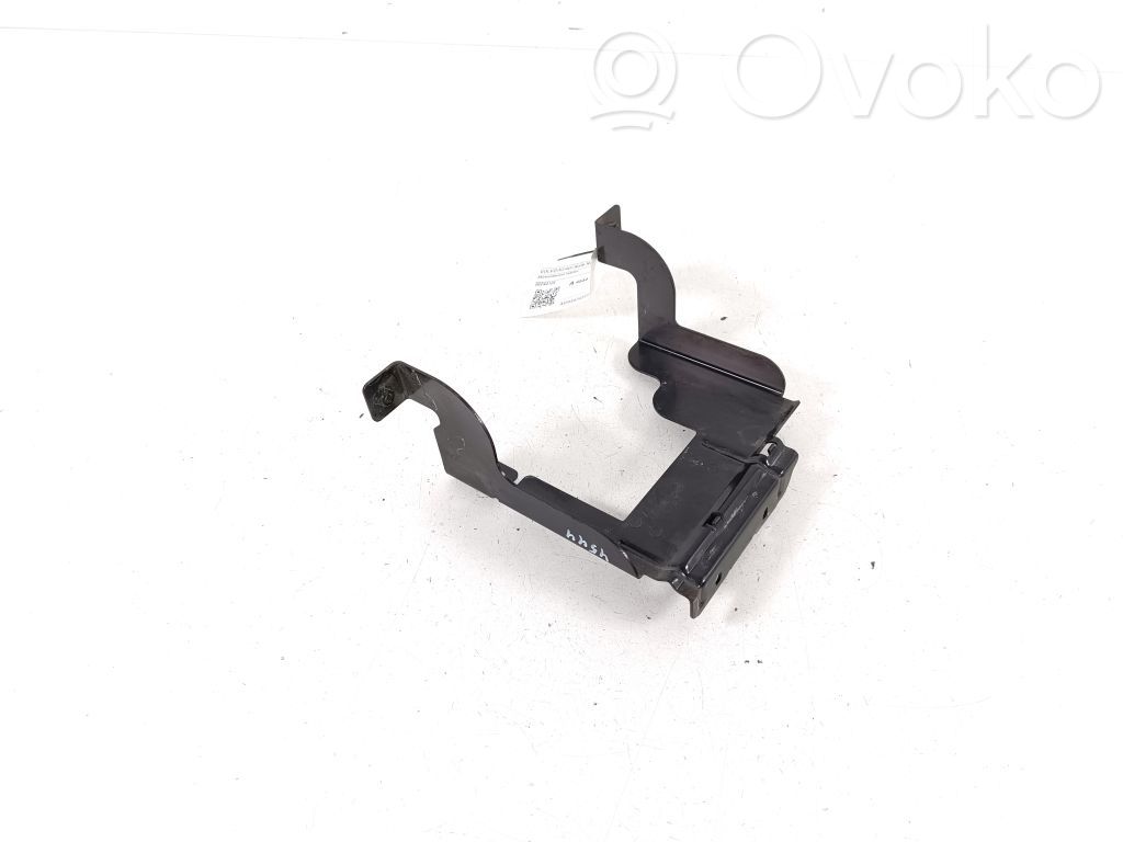 Volvo XC40 Mocowanie akumulatora 