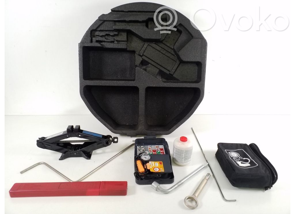 Subaru Legacy Tool set 