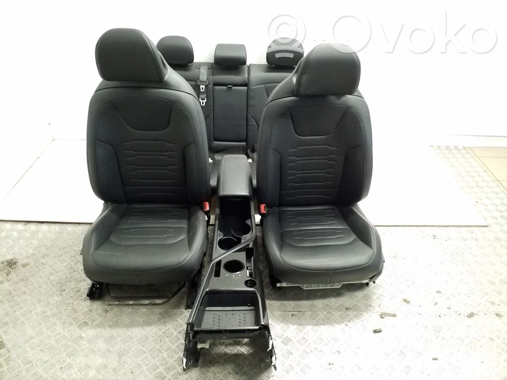 Interior set