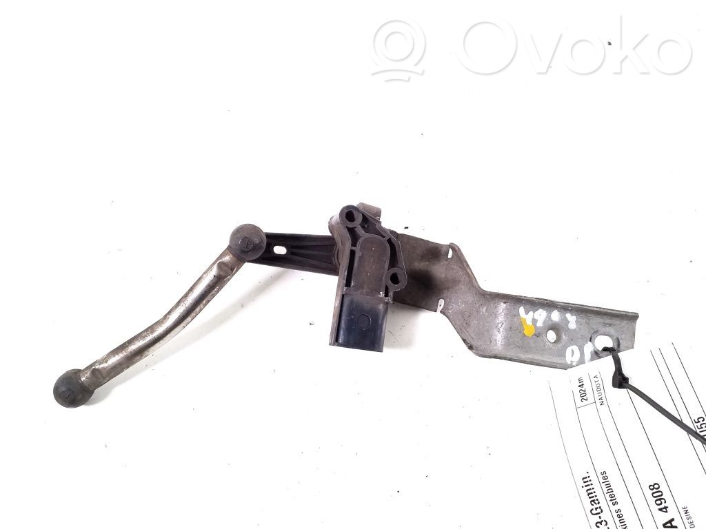 Volkswagen PASSAT B9 Sensor de altura delantera de la suspensión neumática 