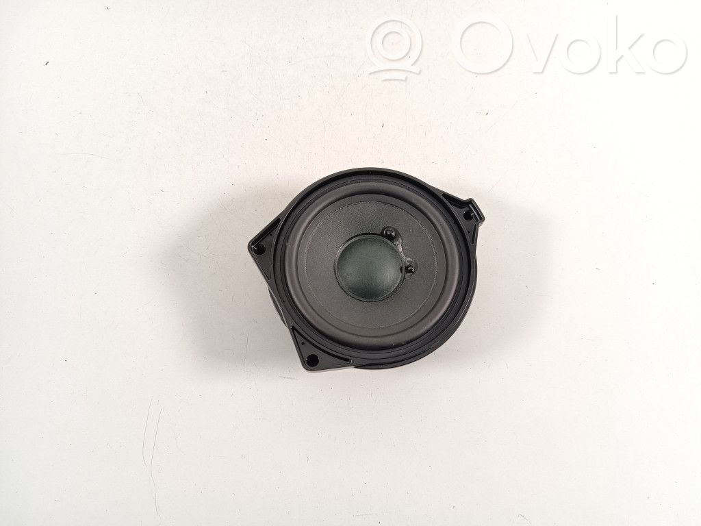 Mercedes-Benz EQC Enceinte de plage arrière