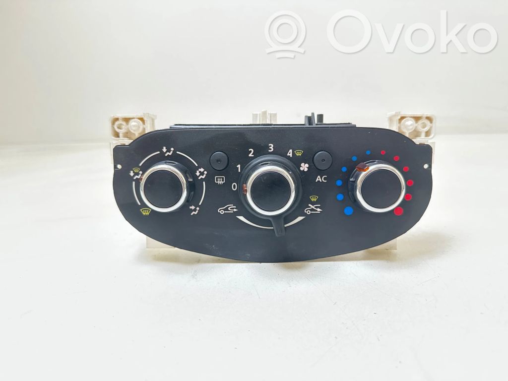 Dacia Duster Climate control unit 
