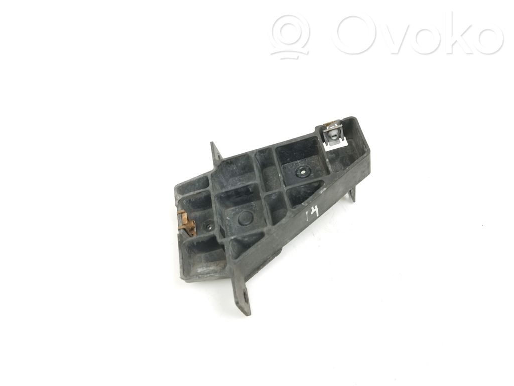 Jeep Cherokee Radiator mount bracket 