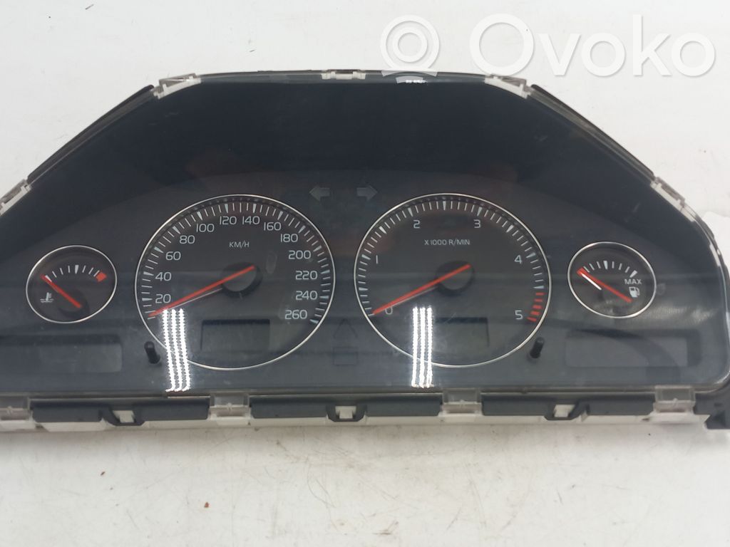 Volvo V70 Speedometer (instrument cluster) 