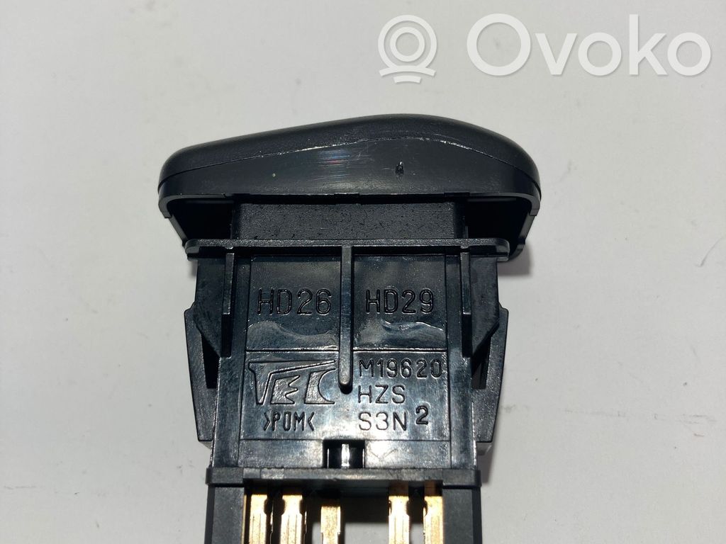 Honda CR-V Hazard light switch 