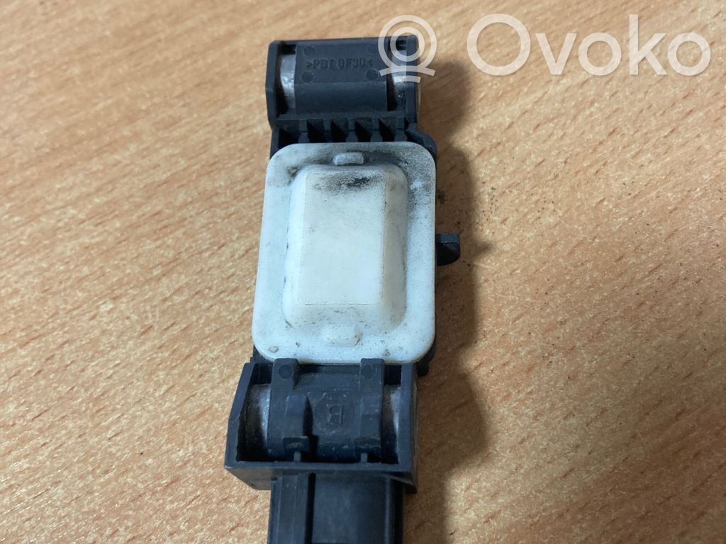 Nissan Note (E11) Airbag deployment crash/impact sensor 