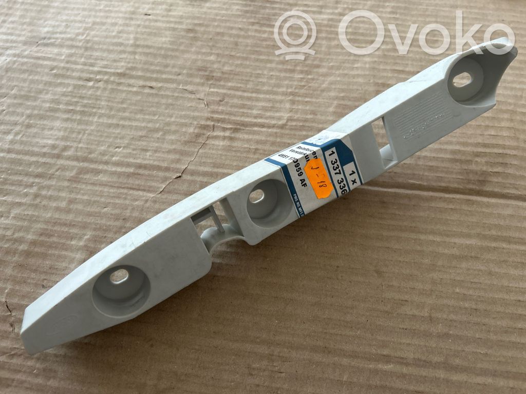Ford Focus Front bumper mounting bracket 