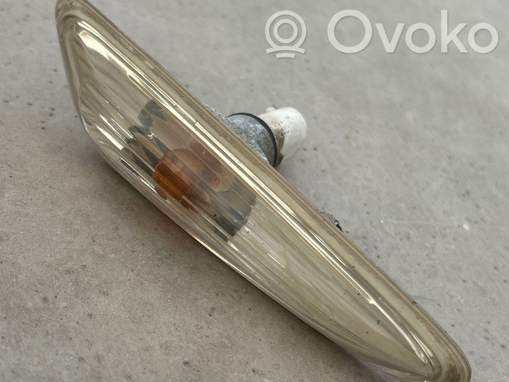 Front fender indicator light   4166R