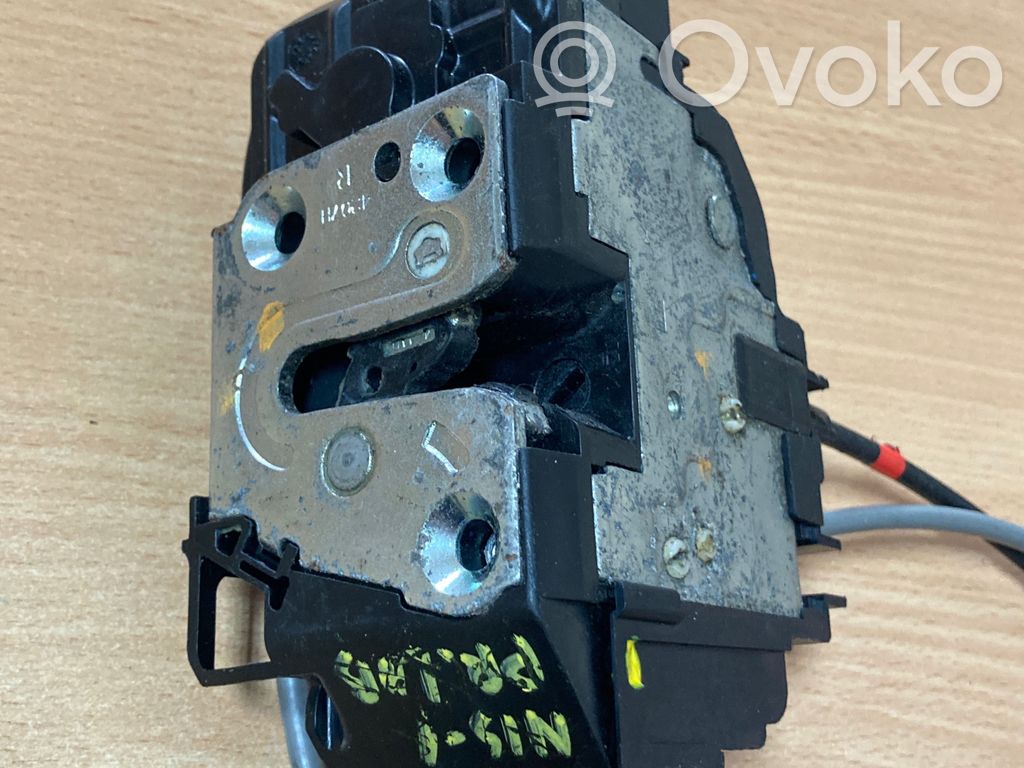 Nissan Note (E11) Front door lock 