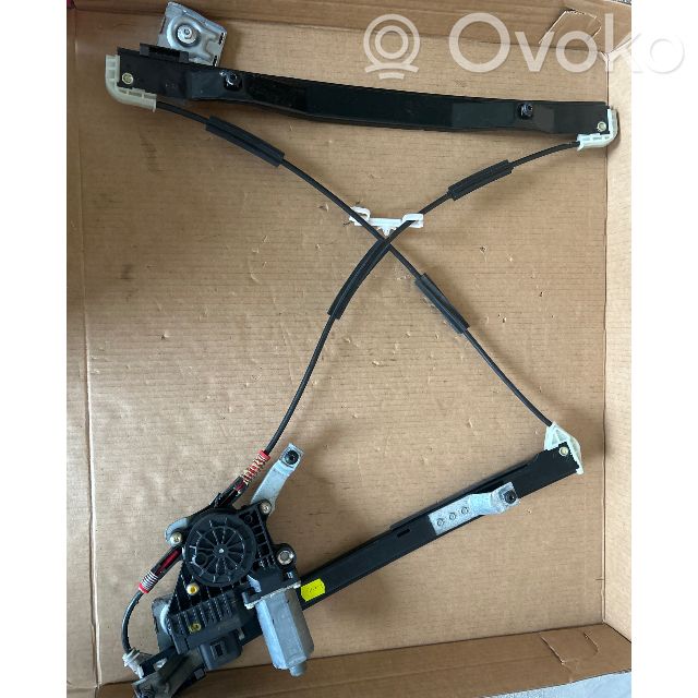 Ford Mondeo Mk III Macara ușă față cu motor 