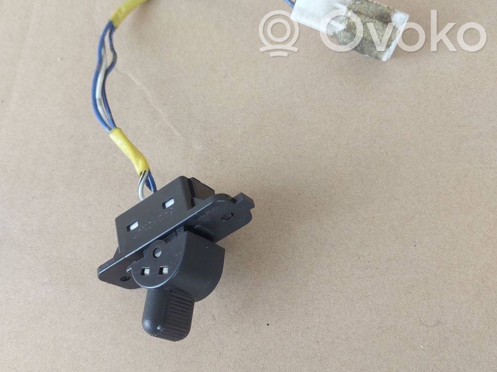Mitsubishi Space Star Elektrisko logu slēdzis 