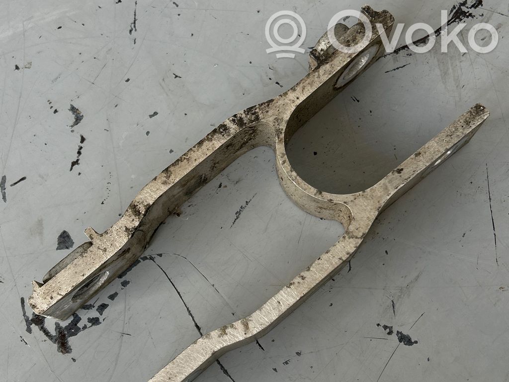Volvo V40 Gearbox mounting bracket 