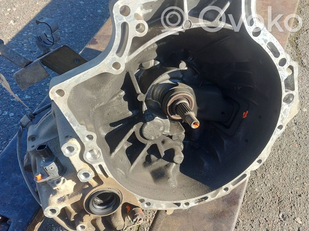 Mazda 323 Mechaninė 5 pavarų dėžė 