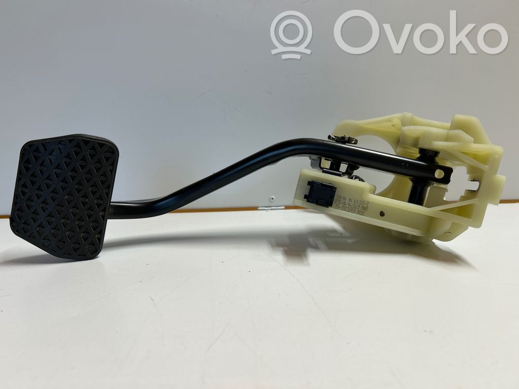 BMW X1 E84 Brake pedal 