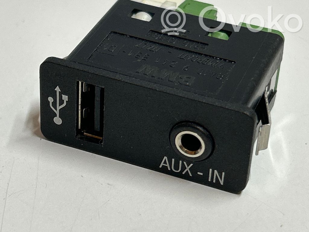 BMW X1 E84 USB socket connector 