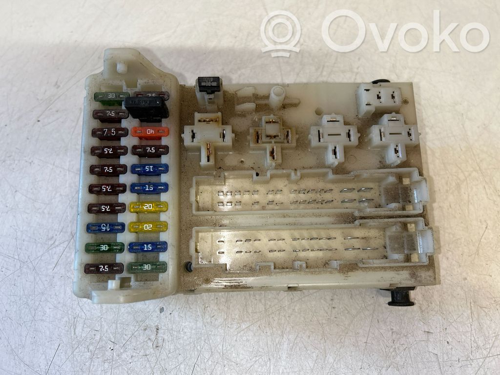 Ford Mondeo Mk III Skrzynka bezpieczników / Komplet 