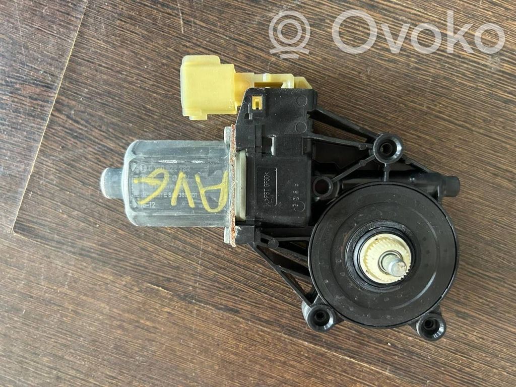 Land Rover Range Rover Sport L494 Silnik regulatora szyby drzwi przednich 