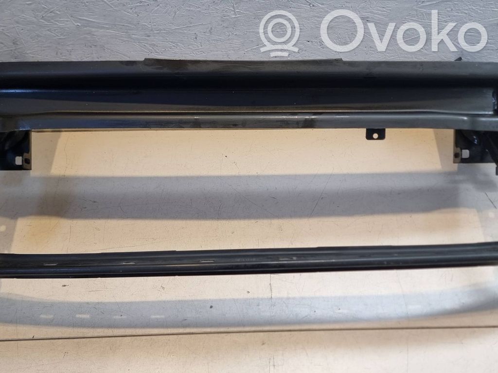 Volkswagen Golf VIII Poprzeczka zderzaka przedniego 