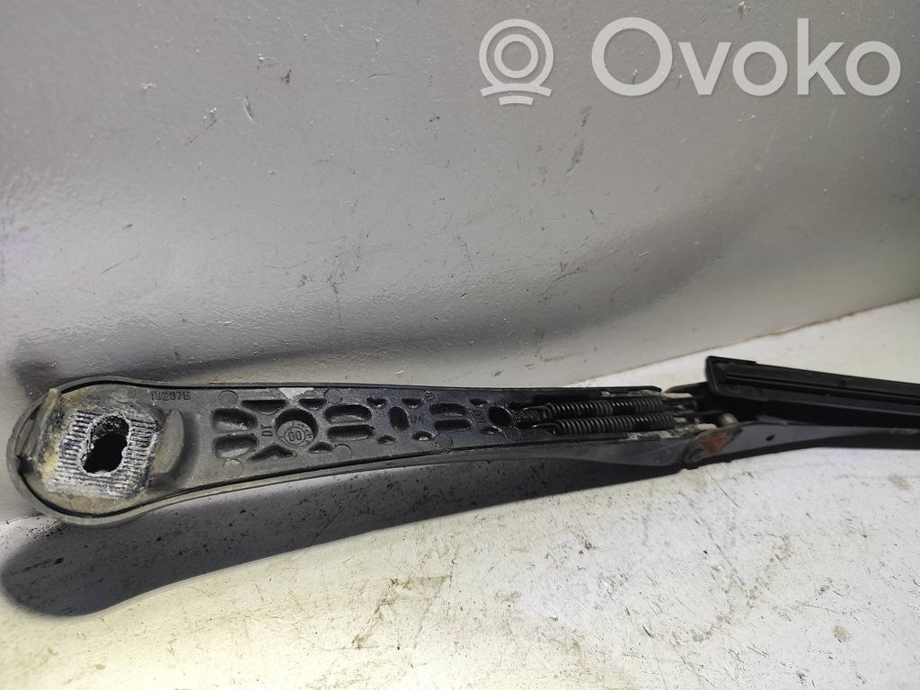 BMW 5 E39 Front wiper blade arm 