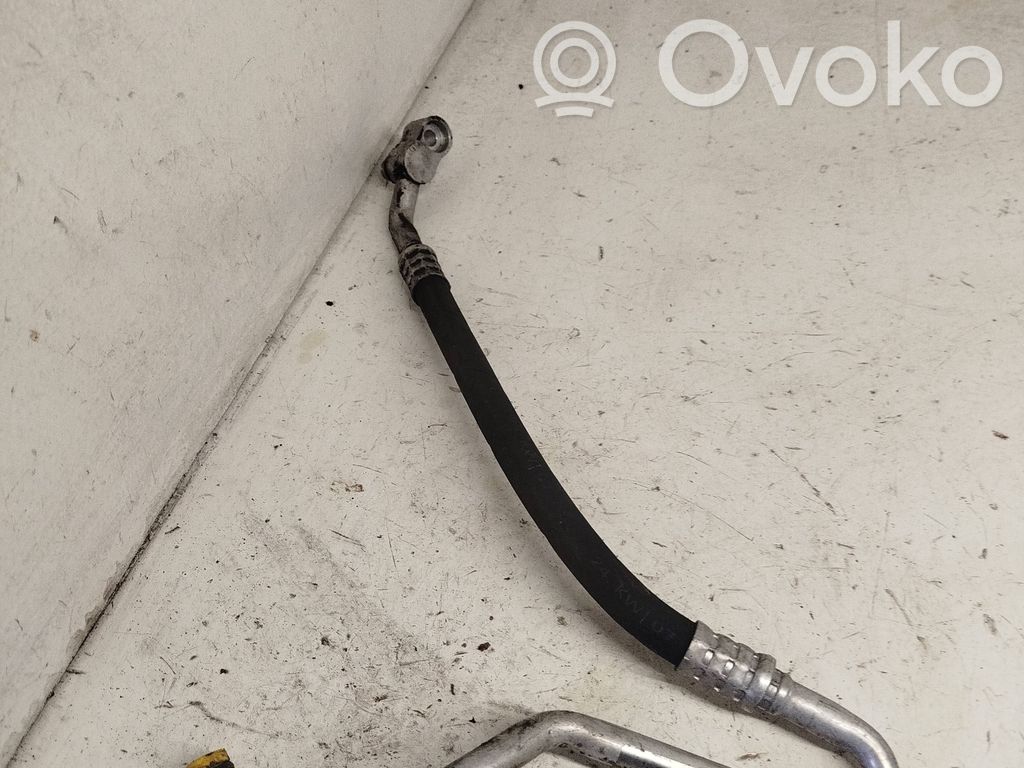 BMW 5 E60 E61 Air conditioning (A/C) pipe/hose 