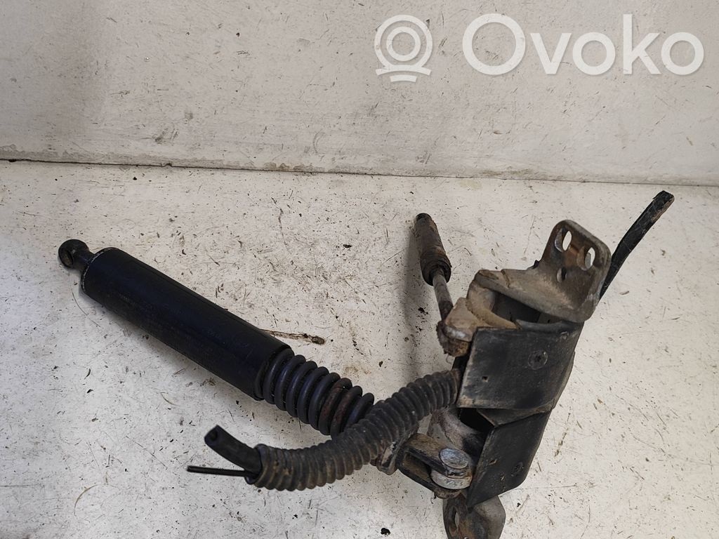 BMW 5 E39 Tailgate/trunk strut/damper 