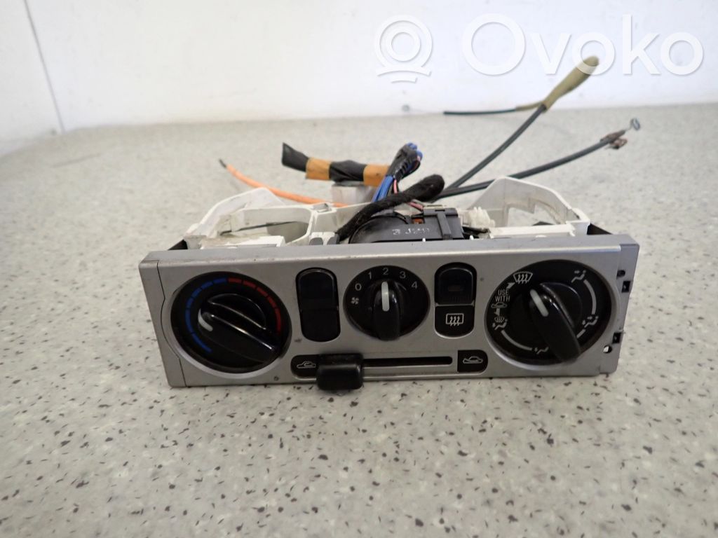 Console centrale, commande chauffage/clim