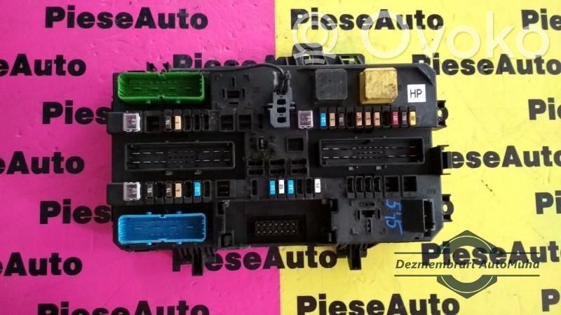 Opel Zafira B Módulo de fusible 
