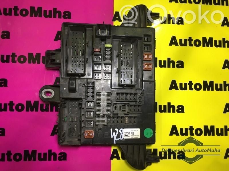 Opel Insignia A Saugiklių blokas 