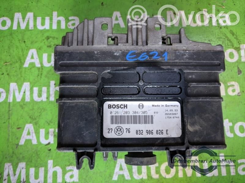 Volkswagen Golf III Motorsteuergerät ECU 