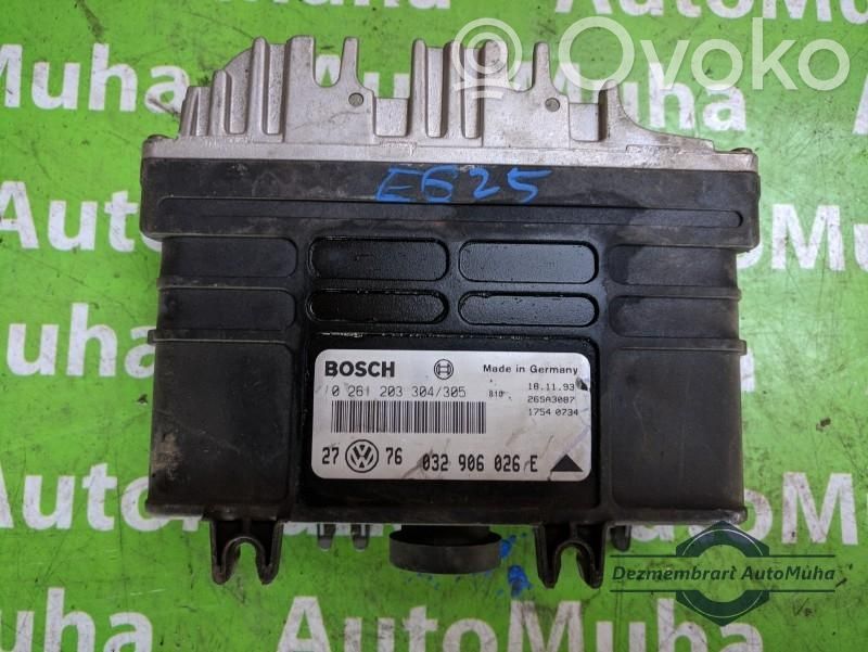 Volkswagen Golf III Motorsteuergerät ECU 