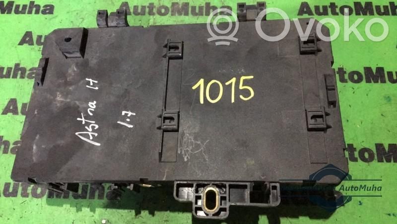 Opel Astra H Fuse module 