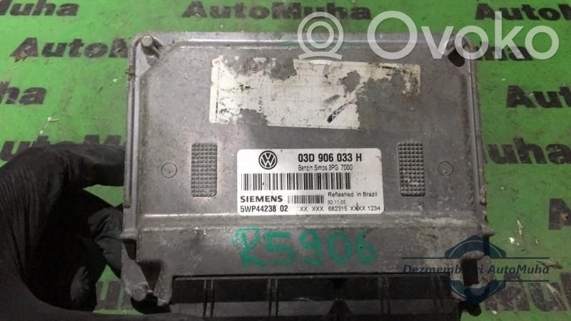 Komputer / Sterownik ECU silnika   03D906033H,5WP4423802