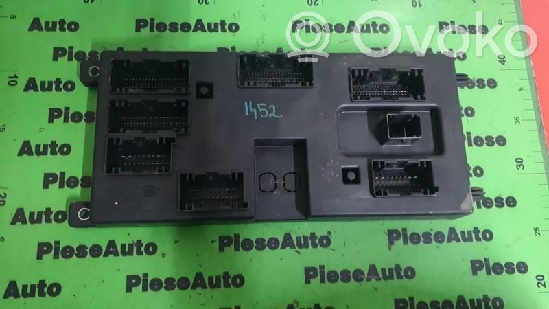 Jaguar E-Pace Fuse module 