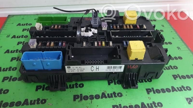 Opel Astra H Módulo de fusible 