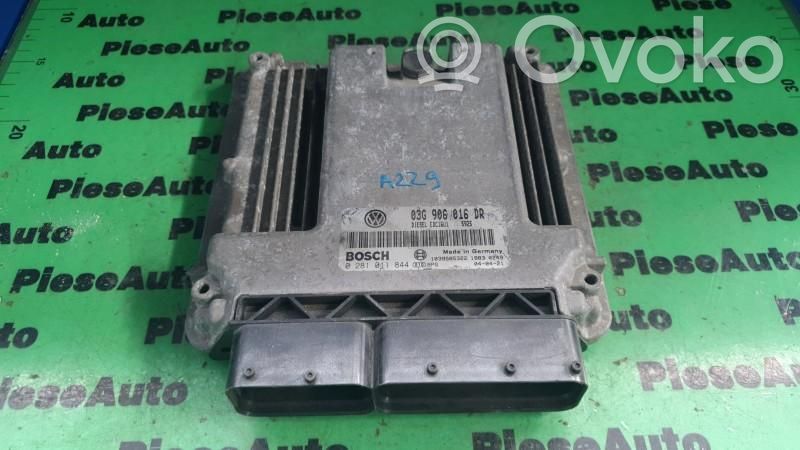 Volkswagen Touran I Engine control unit/module ECU 
