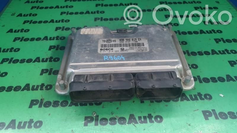 Volkswagen PASSAT B5.5 Engine control unit/module ECU 