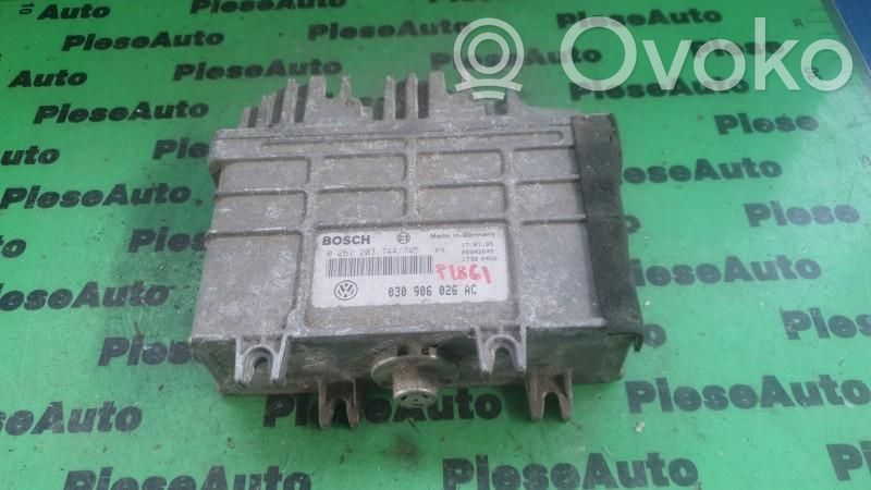 Volkswagen Polo IV 9N3 Engine control unit/module ECU 