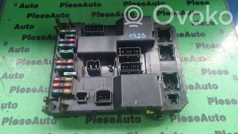Peugeot 307 Fuse module 