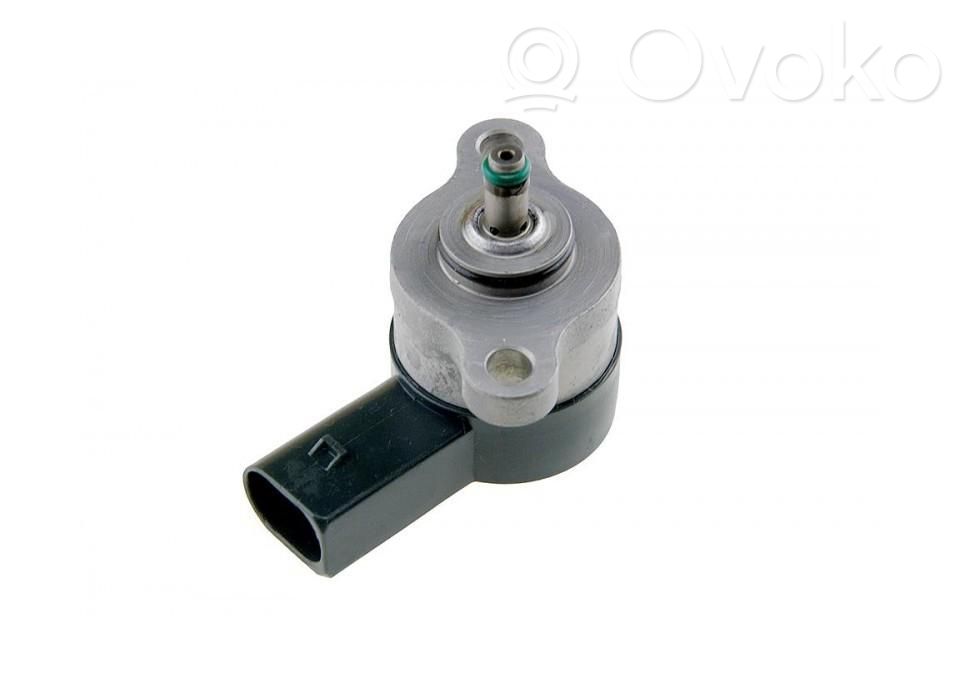 Mercedes-Benz Sprinter W901 W902 W903 W904 Fuel pressure regulator 