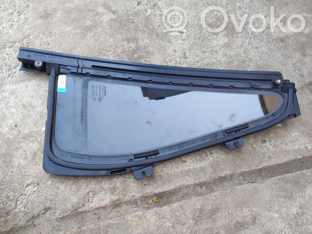Ventanilla de ventilación de la puerta trasera   31352995