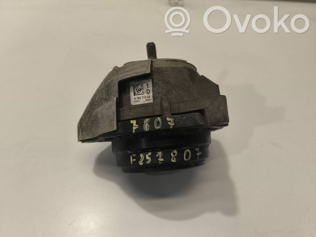 Engine mount bracket   6785712,0854,310311