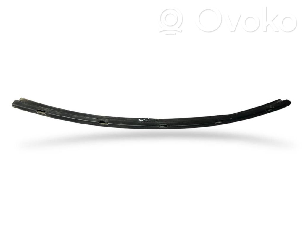 BMW 5 E60 E61 Etupuskurin jakajan koristelista 
